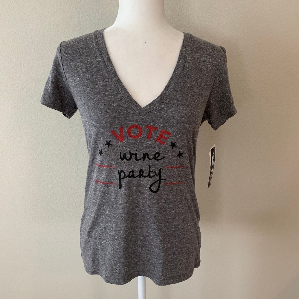 NWT! Signorelli Gray Vote Wine Party V-neck Tee